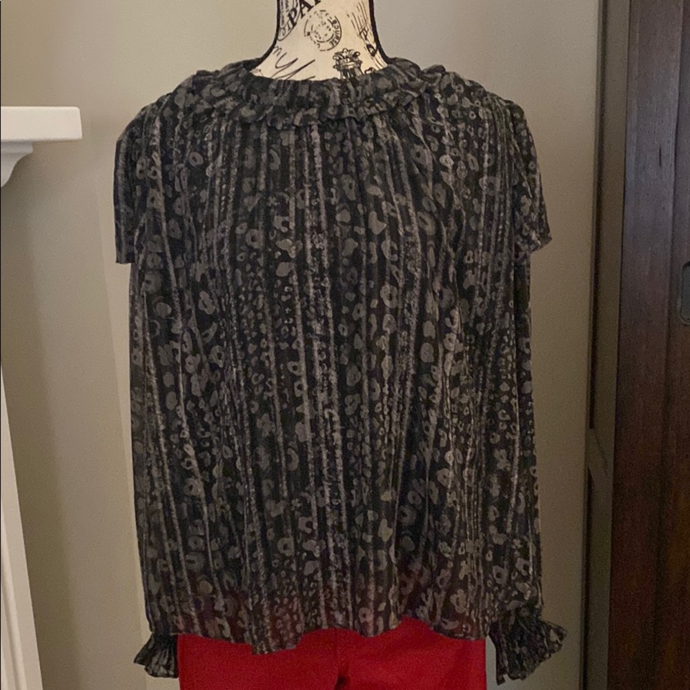 Elegant Black and Gray Women's Top, size medium